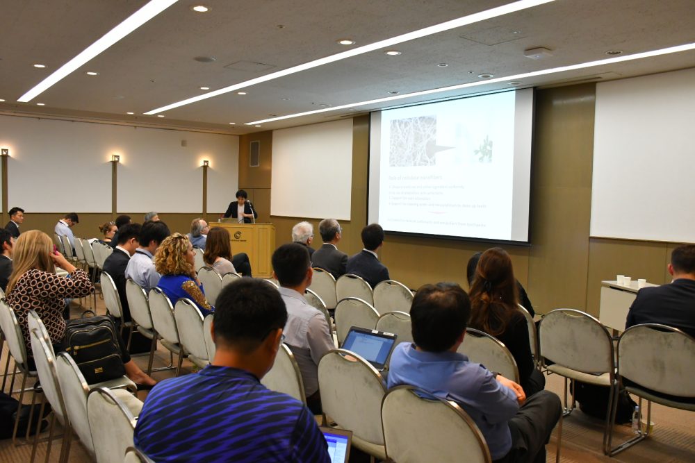 幕張メッセの化粧品開発展で講演